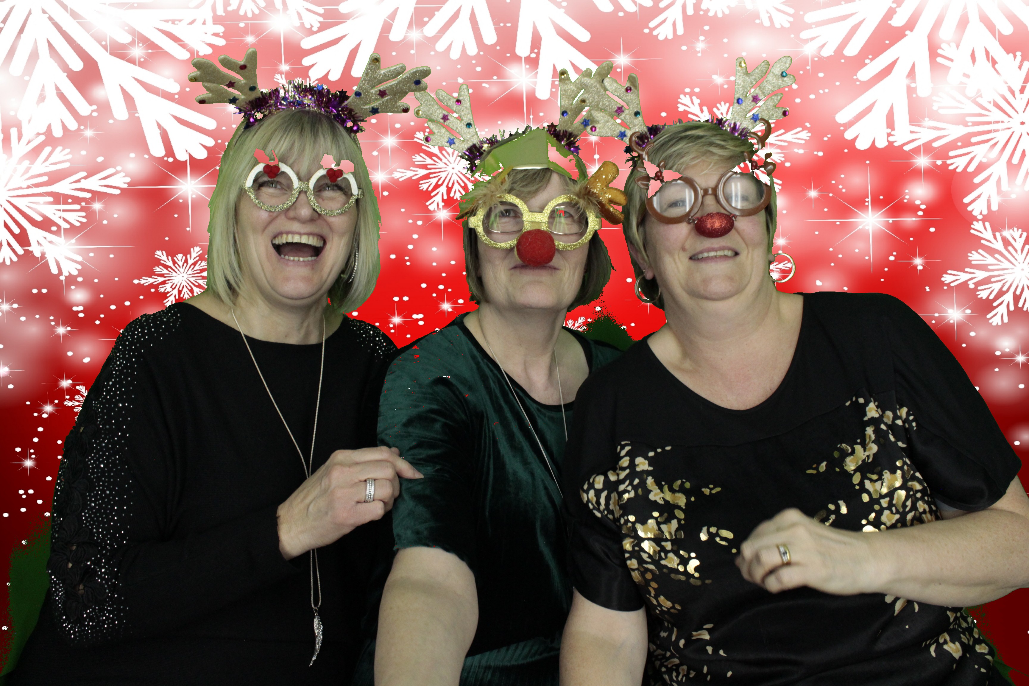 Silvermere Christmas Party | View more photos from the event at gallery.myphotoboothexperience.co.uk/u/MyPhotoBoothExperienceLtd/Silvermere-Christmas-Party-3